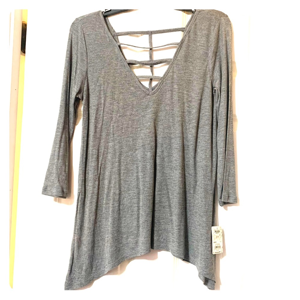 Cutout Detail Mudd Tops